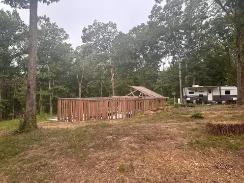 270 Country Ln, Dover, TN 37058