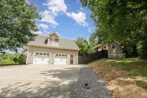Exterior - 1024 Smith Thompson Rd, Bethpage, TN 37022 photo 5 of 13