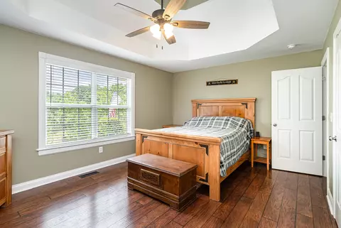 Bedroom - 1024 Smith Thompson Rd, Bethpage, TN 37022 photo 2 of 5