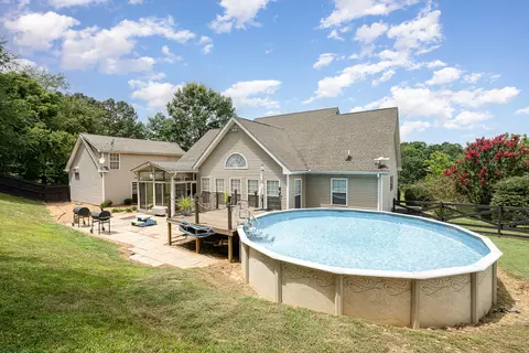 1024 Smith Thompson Rd, Bethpage, TN 37022