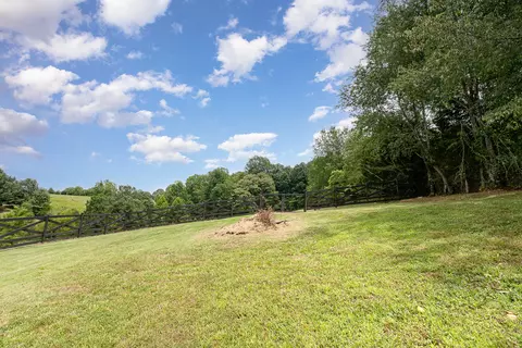 Exterior - 1024 Smith Thompson Rd, Bethpage, TN 37022 photo 13 of 13
