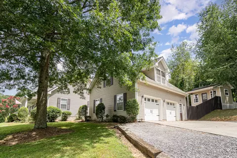 Exterior - 1024 Smith Thompson Rd, Bethpage, TN 37022 photo 4 of 13