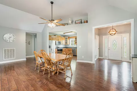 Entry Way - 1024 Smith Thompson Rd, Bethpage, TN 37022 photo 2 of 2