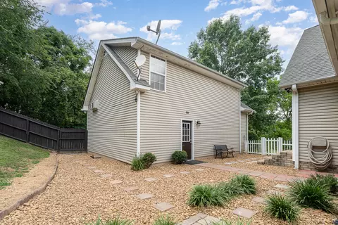 Exterior - 1024 Smith Thompson Rd, Bethpage, TN 37022 photo 12 of 13