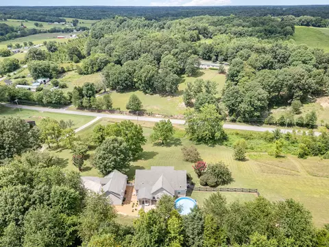 View/Area - 1024 Smith Thompson Rd, Bethpage, TN 37022 photo 8 of 10