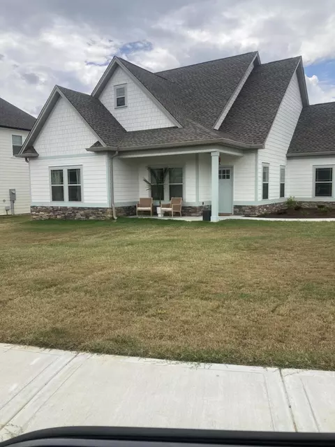 221 Country Cove Dr, Rossville, GA 30741