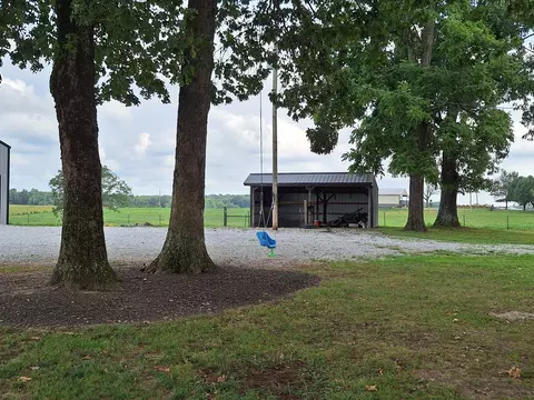 Exterior - 654 Revilo Rd, Leoma, TN 38468 photo 5 of 8