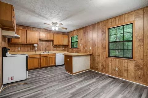 569 Robs Rd, Grimsley, TN 38565 photo 5