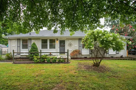 2805 Barclay Dr, Nashville, TN 37206