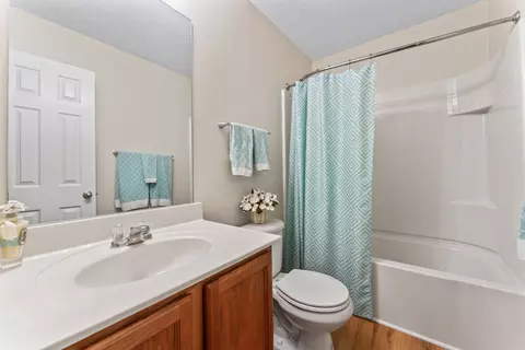 Bath - 362 Campfire Dr, Murfreesboro, TN 37129 photo 2 of 2