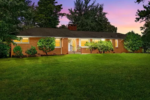 5 Dogwood Ln, Clarksville, TN 37043