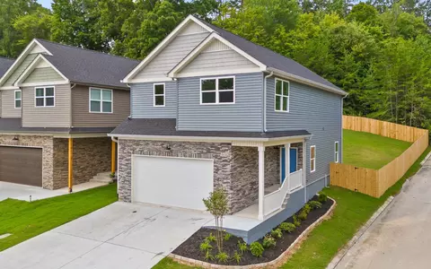 426 Candytuft Ln, Hixson, TN 37343