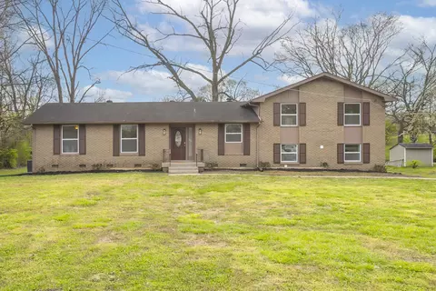 109 Southburn Dr, Hendersonville, TN 37075