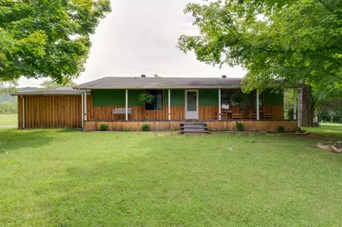 430 Mutton Hollow Hill Rd, Bethpage, TN 37022
