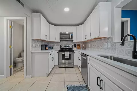 301 Deerpoint Dr, Hendersonville, TN 37075