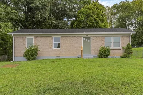800 Goldcrest Dr, Springfield, TN 37172
