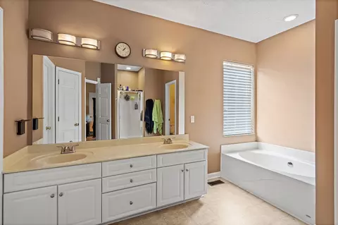 Bath - 2313 Edencrest Dr, Antioch, TN 37013 photo 2 of 4