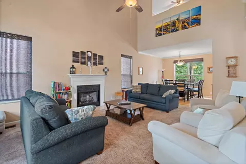 Living - 2313 Edencrest Dr, Antioch, TN 37013 photo 2 of 3
