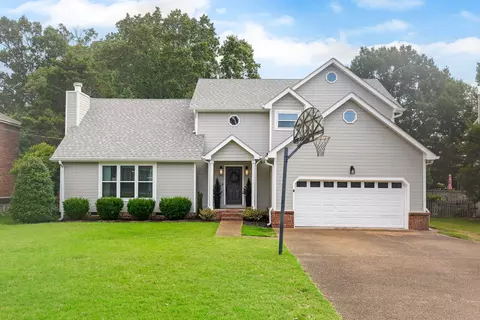 1619 Brook Manor Dr, Hixson, TN 37343
