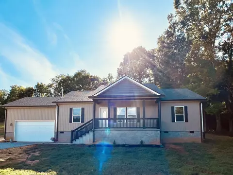 2596 New Herman Rd, Fayetteville, TN 37334