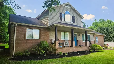 313 Lee Rd, Cottontown, TN 37048