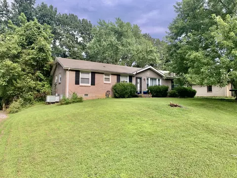 145 W Park Dr, Clarksville, TN 37043