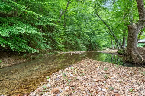 870 Elk Creek Rd, Cumberland City, TN 37050