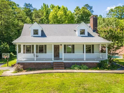 11131 Hallett St, Soddy Daisy, TN 37379