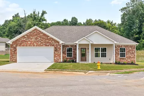 210 Bedford Ct, Hopkinsville, KY 42240