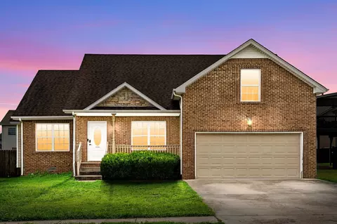 1272 Chinook Cir, Clarksville, TN 37042