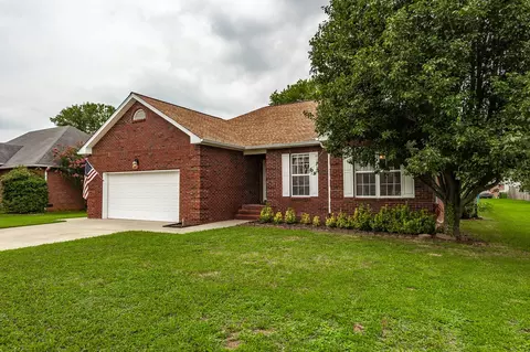1086 Pinehurst Dr, Gallatin, TN 37066