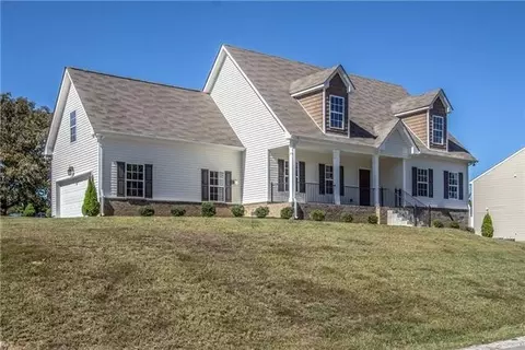 100 Shadow Cv, Dickson, TN 37055