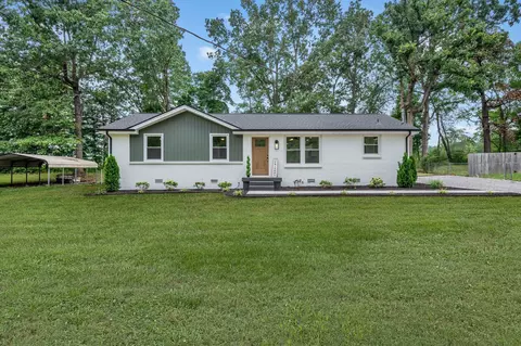 209 Valleywood Dr, Dickson, TN 37055