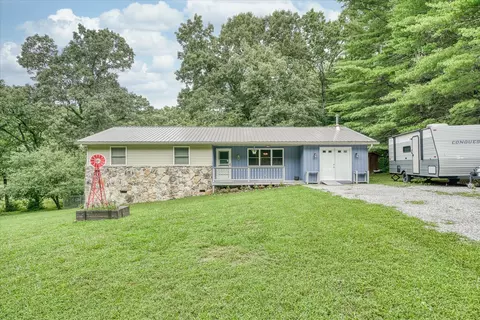 148 Sullivan Dr, Crossville, TN 38555