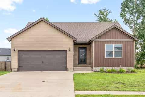 2042 Jackie Lorraine Dr, Clarksville, TN 37042