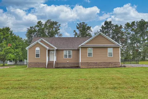140 Heather Hts, Bradyville, TN 37026