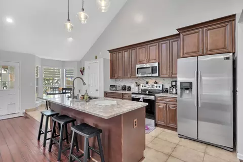 1608 Roundhill Dr, Nashville, TN 37211