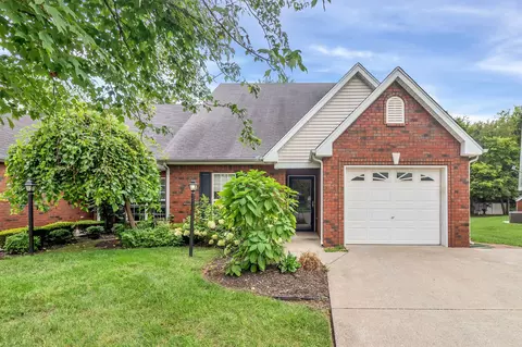 2821 Stonehedge Dr, Murfreesboro, TN 37128