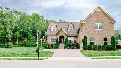 905 Redstone Ln, Nolensville, TN 37135