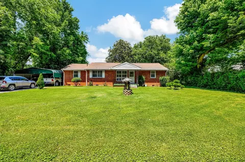 3 Donelson Dr, Clarksville, TN 37042