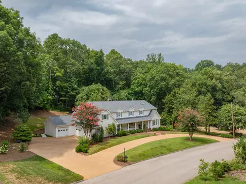 1013 River Hills Dr, Chattanooga, TN 37415