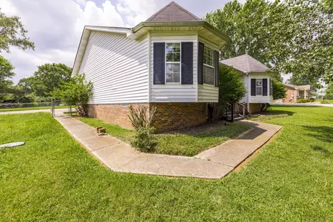 1104 S Wrights Ln, Gallatin, TN 37066