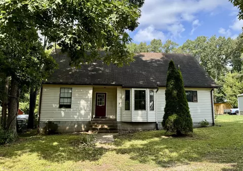 893 Circle Dr, Springfield, TN 37172