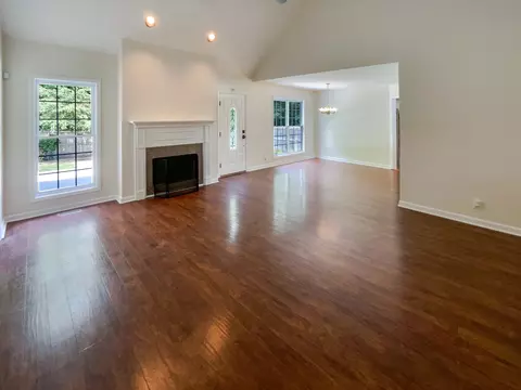 Living - 109 Brookview Ct, Springfield, TN 37172 photo 4 of 5