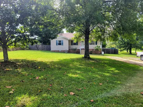 835 Old Nashville Hwy, Mcewen, TN 37101