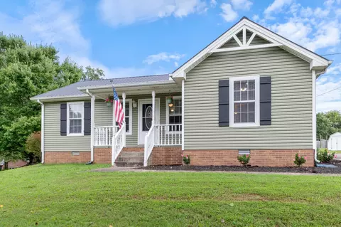 108 Cedar View Dr, Charlotte, TN 37036