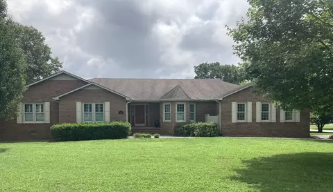 201 Yorktown Dr, Tullahoma, TN 37388