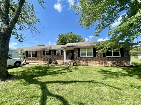 504 9th St, Lawrenceburg, TN 38464