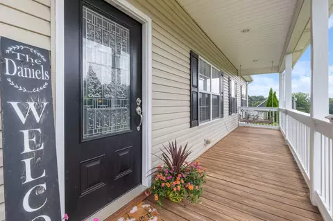 1434 Saint Paul Rd, Charlotte, TN 37036