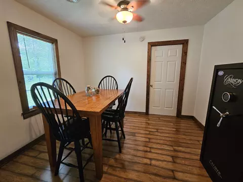 803 W 5th St, Dickson, TN 37055 photo 5